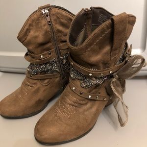 Dolce by Mojo Moxy Bootie Size 7W